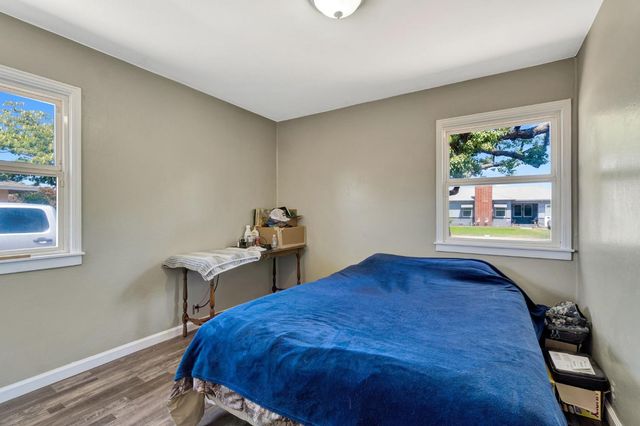4002 Kenmore Drive N, Fresno, CA 93703