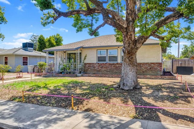 4002 Kenmore Drive N, Fresno, CA 93703