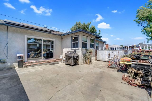 4002 Kenmore Drive N, Fresno, CA 93703