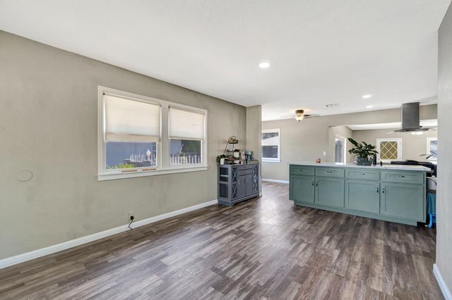 4002 Kenmore Drive N, Fresno, CA 93703