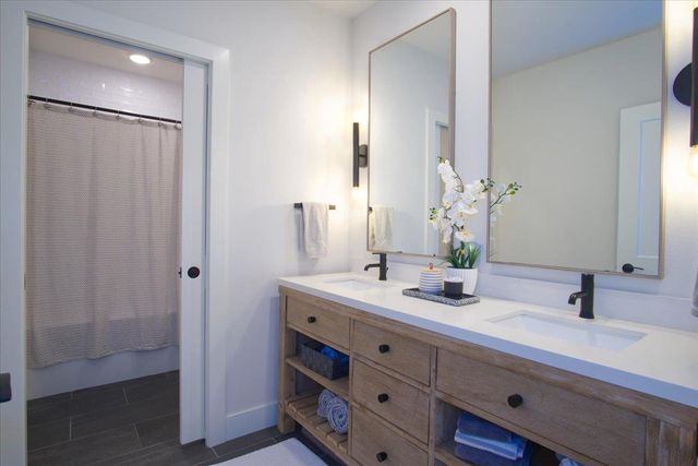 9042 Paddington Parkway, Verona, WI 53593