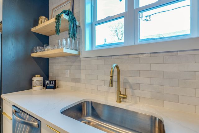 613 21st Ave, N, Nashville, TN 37203