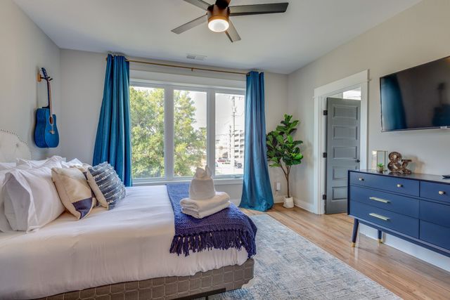 613 21st Ave, N, Nashville, TN 37203