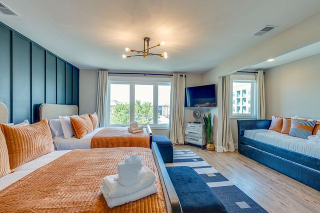 613 21st Ave, N, Nashville, TN 37203