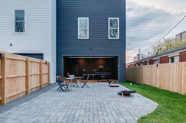 613 21st Ave, N, Nashville, TN 37203