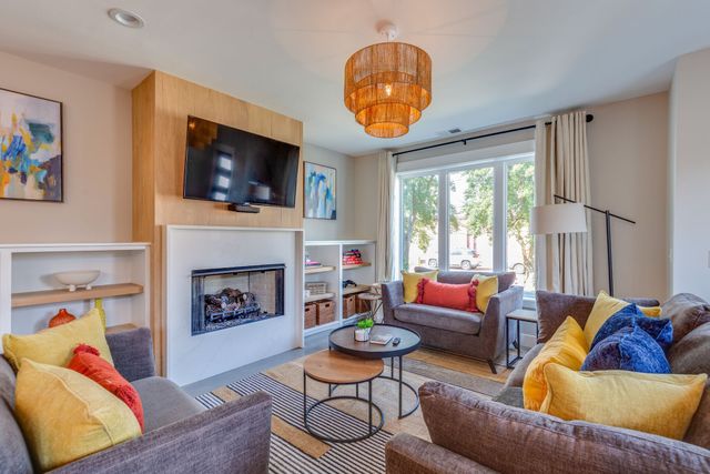 613 21st Ave, N, Nashville, TN 37203