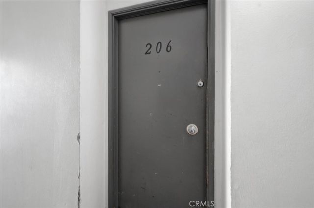 18620 Hatteras Street 206, Tarzana, CA 91356