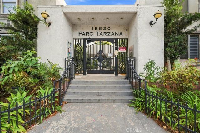 18620 Hatteras Street 206, Tarzana, CA 91356