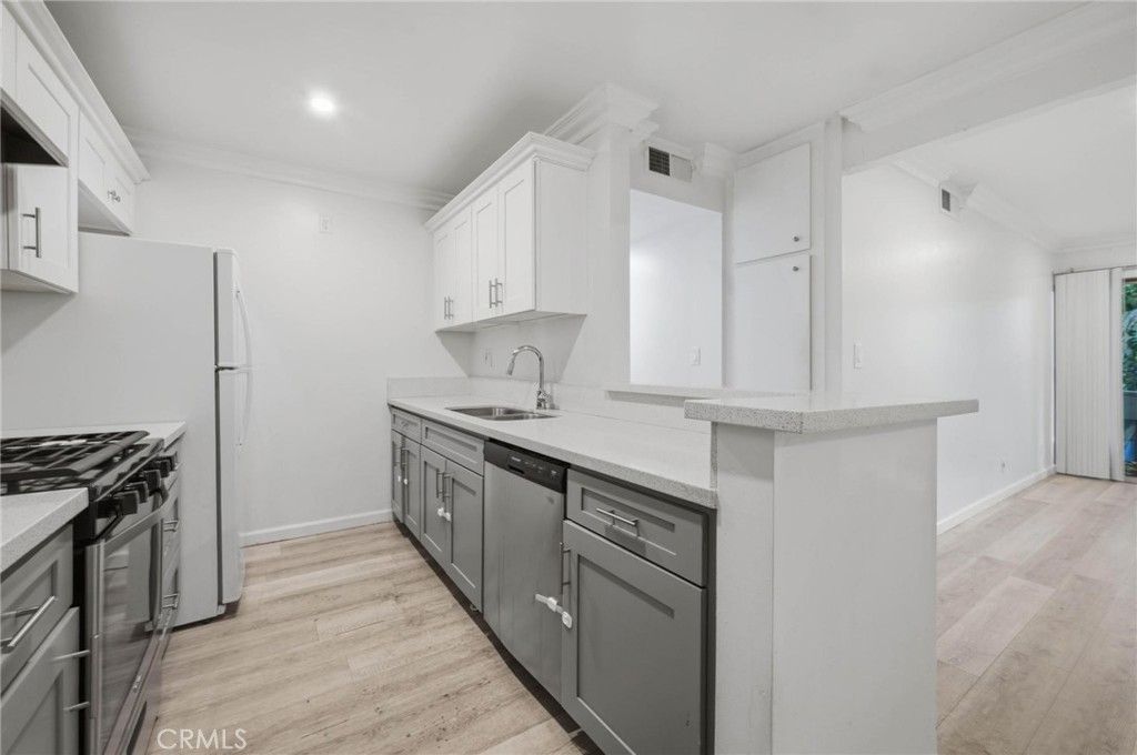 18620 Hatteras Street 206, Tarzana, CA 91356 — photo 5