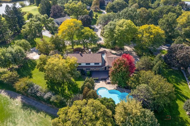 2435 Lexington Drive, Long Grove, IL 60047