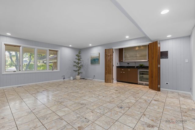 2435 Lexington Drive, Long Grove, IL 60047