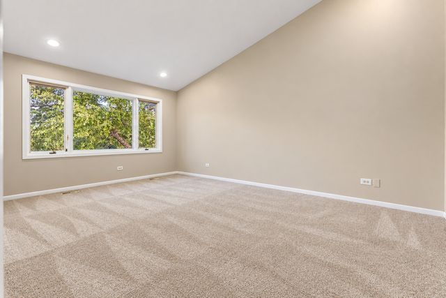 2435 Lexington Drive, Long Grove, IL 60047