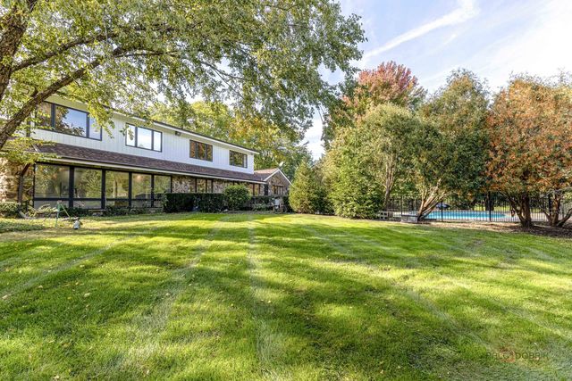 2435 Lexington Drive, Long Grove, IL 60047