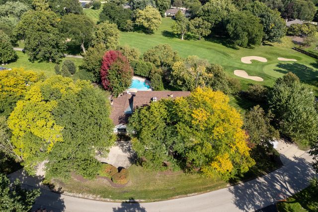 2435 Lexington Drive, Long Grove, IL 60047