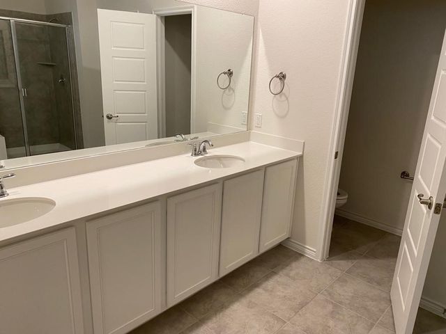 2402 Siskiyou Street, Lewisville, TX 75056
