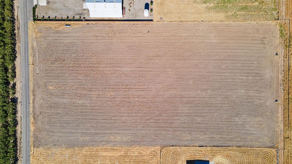 Image 4 of property listing at 0 W Olive Avenue, Fresno, CA 93723