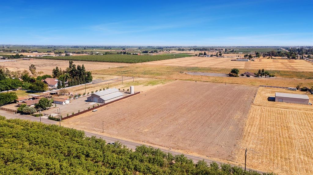 Image 5 of property listing at 0 W Olive Avenue, Fresno, CA 93723