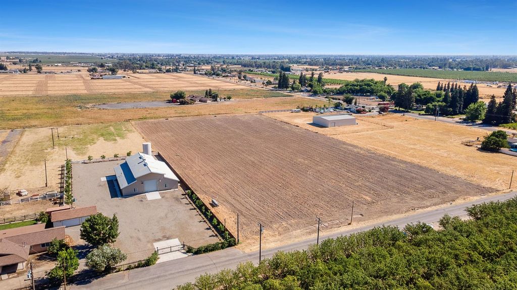 Image 7 of property listing at 0 W Olive Avenue, Fresno, CA 93723