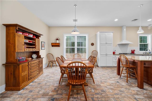 224 HIDDEN PINES Drive, Pineville, LA 71360