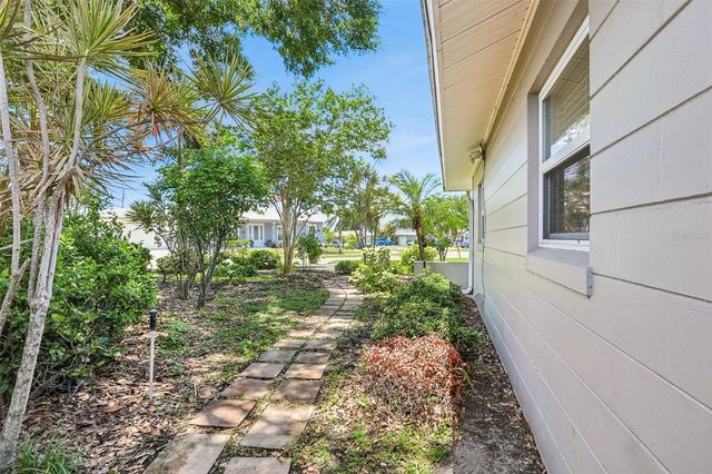 11589 64TH TERRACE, Seminole, FL 33772
