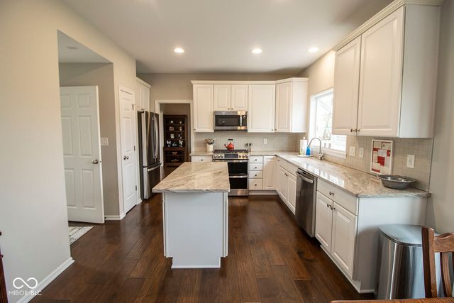 9963 Parkshore Drive, Fishers, IN 46038