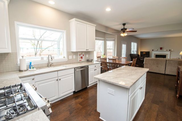 9963 Parkshore Drive, Fishers, IN 46038