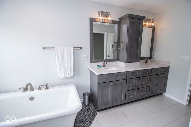 9963 Parkshore Drive, Fishers, IN 46038