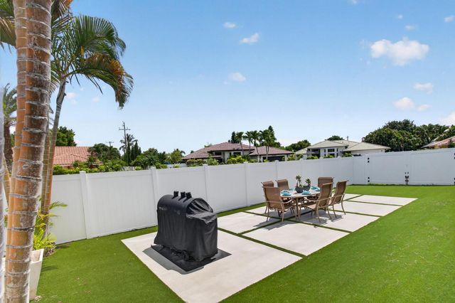 22052 Martella Avenue, Boca Raton, FL 33433