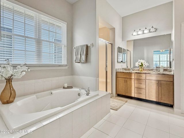 1 Bay Hill Road, Jackson, NJ 08527