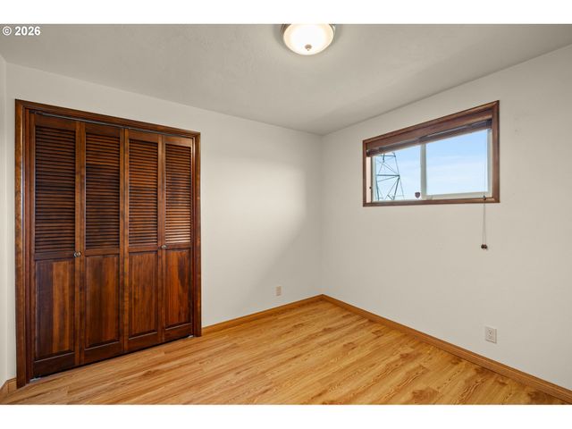 246 WOODRIDGE Dr, Eugene, OR 97405