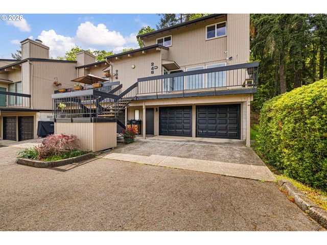 246 WOODRIDGE Dr, Eugene, OR 97405