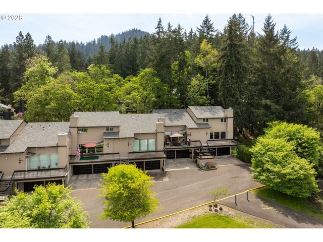 246 WOODRIDGE Dr, Eugene, OR 97405