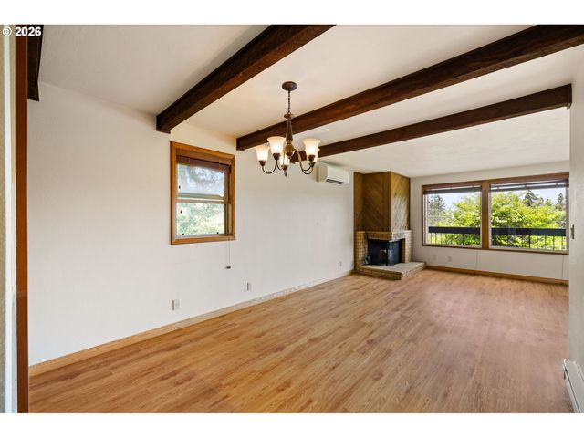 246 WOODRIDGE Dr, Eugene, OR 97405