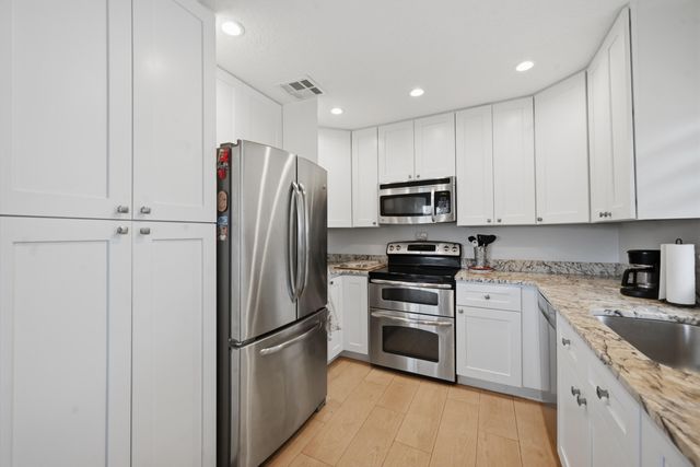 324 Orange Tree Drive 4, Atlantis, FL 33462