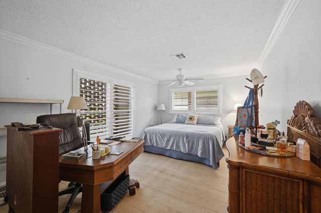 324 Orange Tree Drive 4, Atlantis, FL 33462