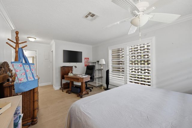 324 Orange Tree Drive 4, Atlantis, FL 33462