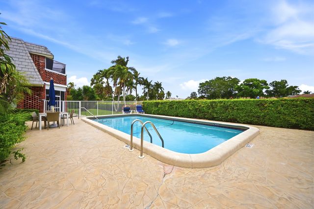 324 Orange Tree Drive 4, Atlantis, FL 33462