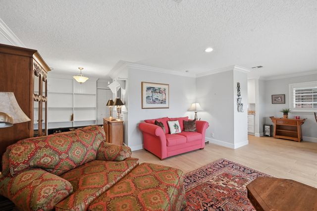 324 Orange Tree Drive 4, Atlantis, FL 33462