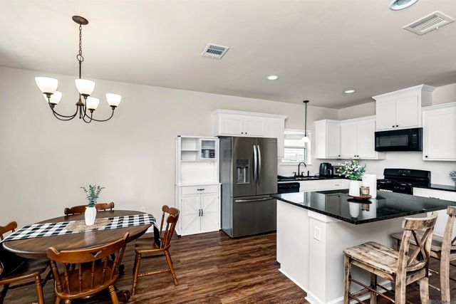 4715 E Sunset Loop, Addis, LA 70710