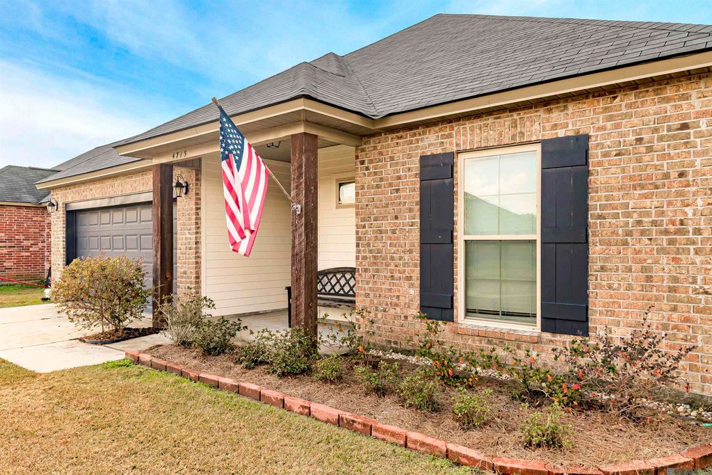 4715 E Sunset Loop, Addis, LA 70710