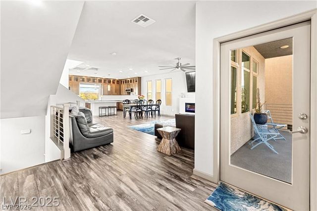 8011 Haywood Estate Avenue, Las Vegas, NV 89113