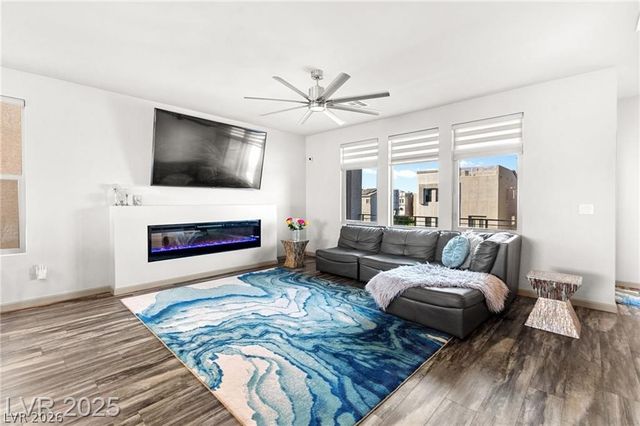 8011 Haywood Estate Avenue, Las Vegas, NV 89113