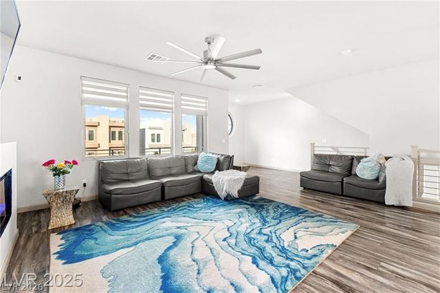 8011 Haywood Estate Avenue, Las Vegas, NV 89113