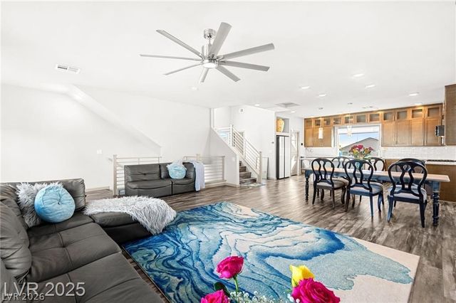 8011 Haywood Estate Avenue, Las Vegas, NV 89113