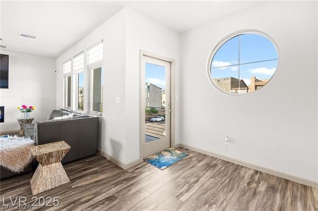 8011 Haywood Estate Avenue, Las Vegas, NV 89113