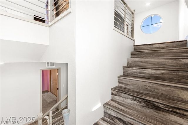 8011 Haywood Estate Avenue, Las Vegas, NV 89113