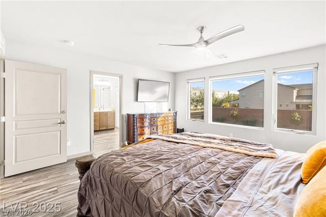 8011 Haywood Estate Avenue, Las Vegas, NV 89113