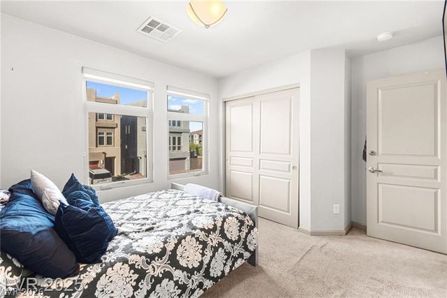 8011 Haywood Estate Avenue, Las Vegas, NV 89113