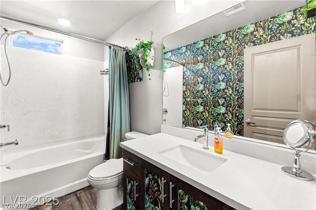 8011 Haywood Estate Avenue, Las Vegas, NV 89113