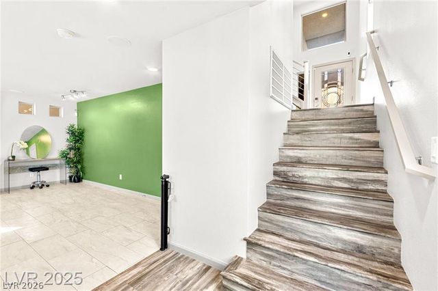 8011 Haywood Estate Avenue, Las Vegas, NV 89113